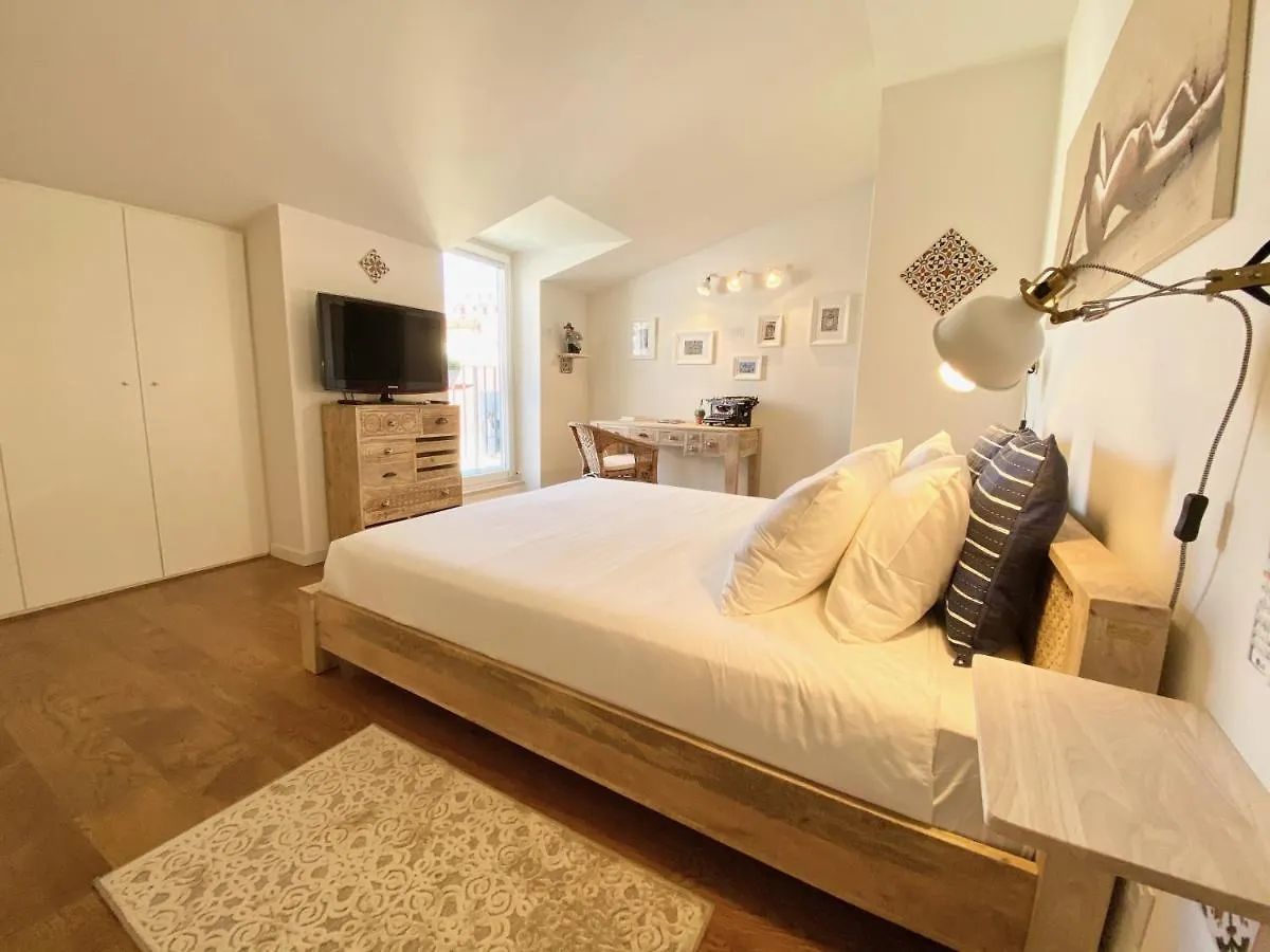 Unique Apartment By Myplaceforyou, In The Center Of Lisbon With Views Over The City And The Tagus River