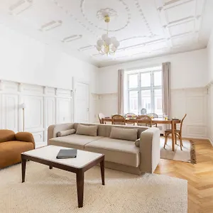 Large In By Tivoli Gardens Appartement Kopenhagen